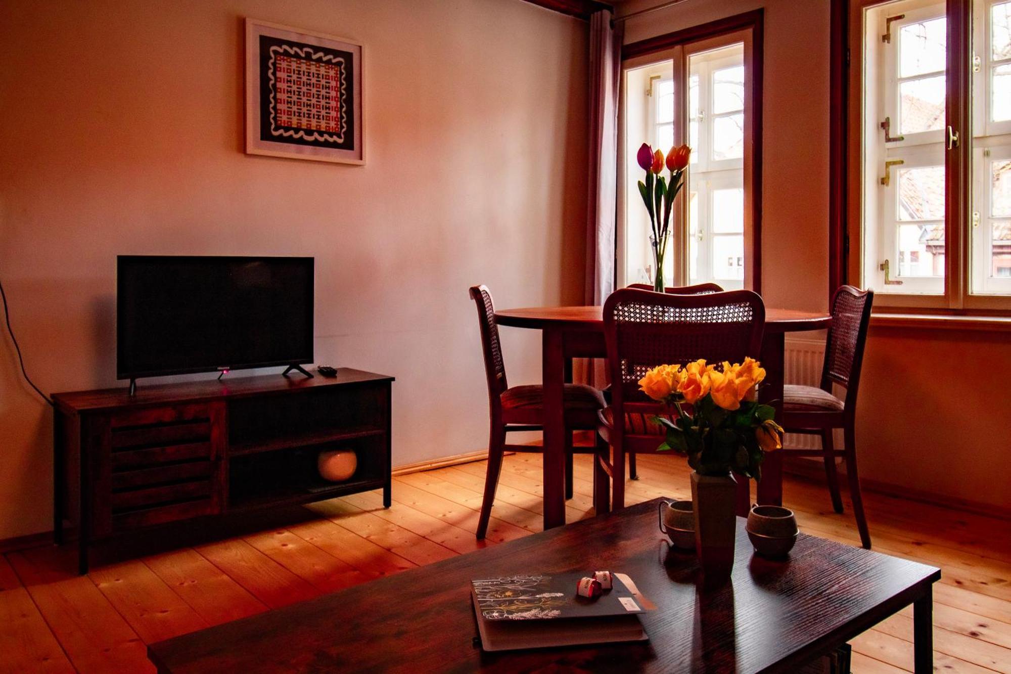 Urban22 - Ferien Im Denkmal Apartment เควดลินบวร์ก ภายนอก รูปภาพ